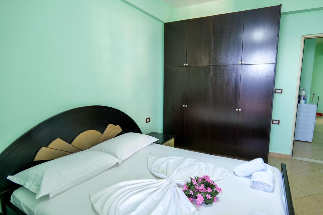 Rei Apartments Sarande Exterior photo